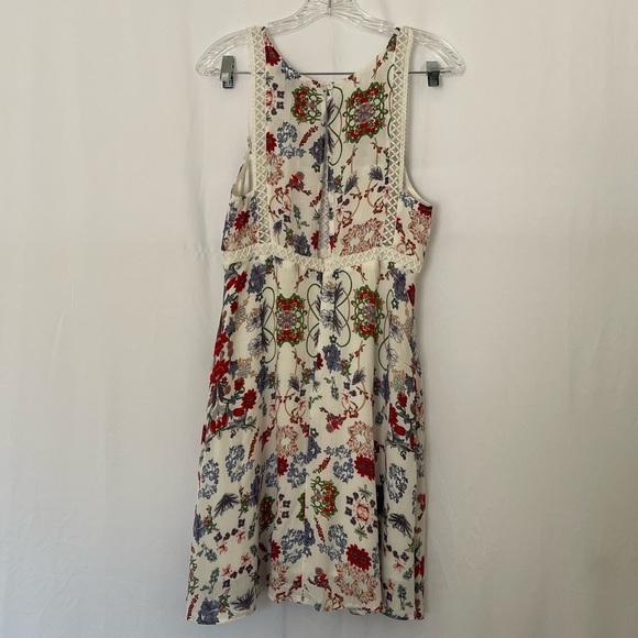 Aakaa Floral Print Dress - Picture 2 of 10